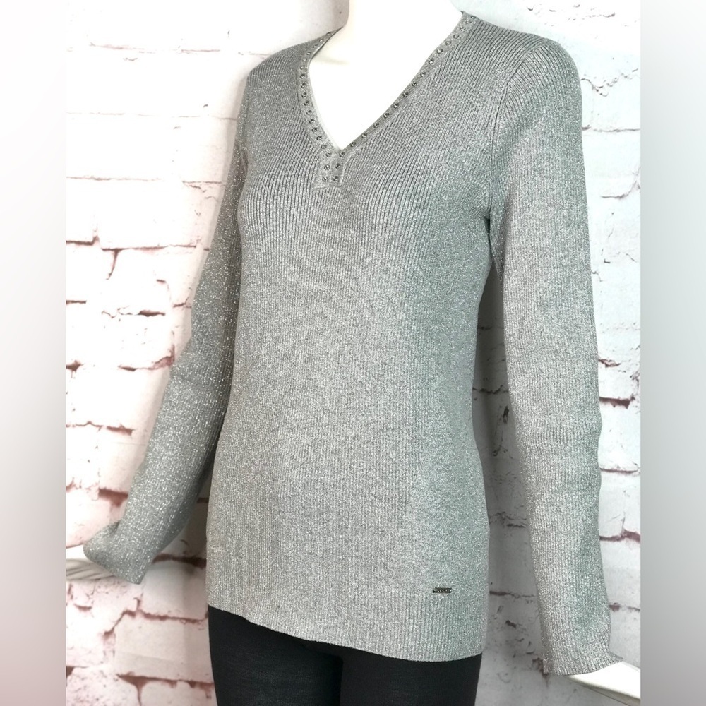 DKNY M Sparkly silver metallic thread grey ribbed V-neck knit top Size Medium